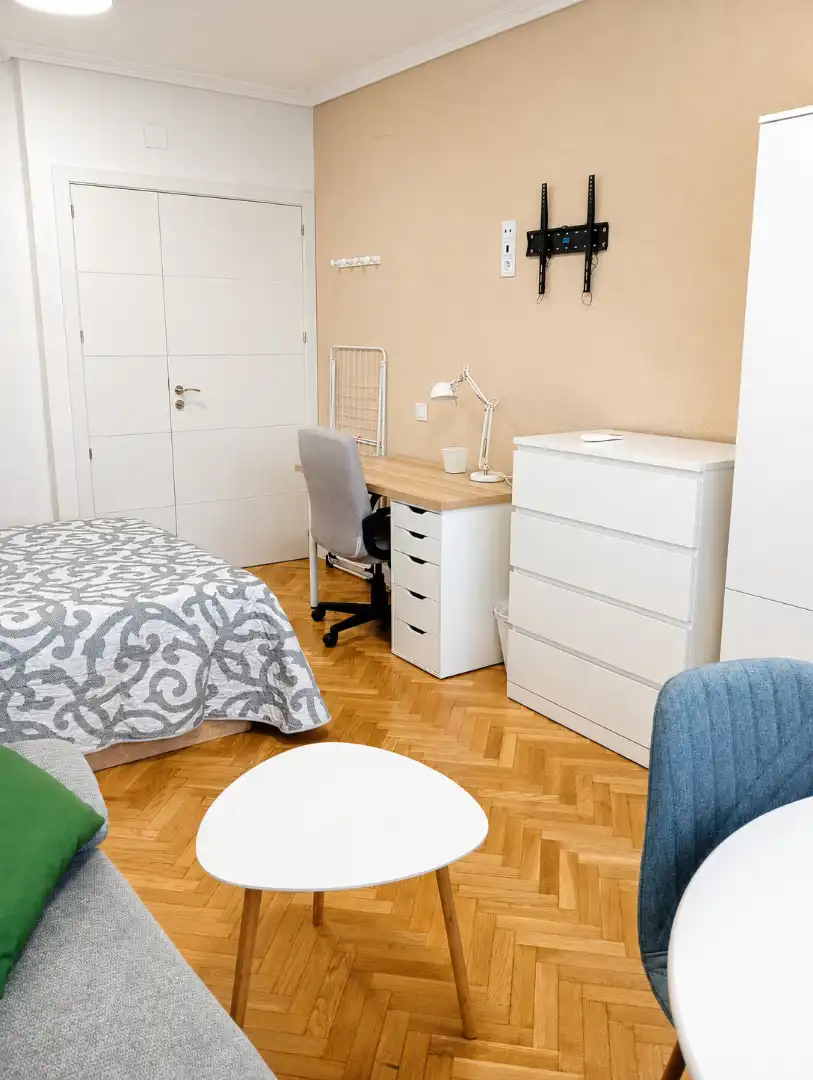 Habitación de Piso para compartir en Fuenlabrada con Aire acondicionado, Calefacción y Parquet