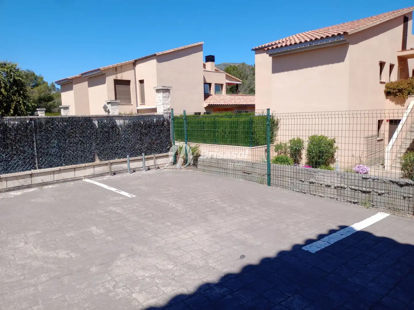 Parking de Casa adosada en venta en Mont-roig del Camp con Jardín privado y Piscina comunitaria