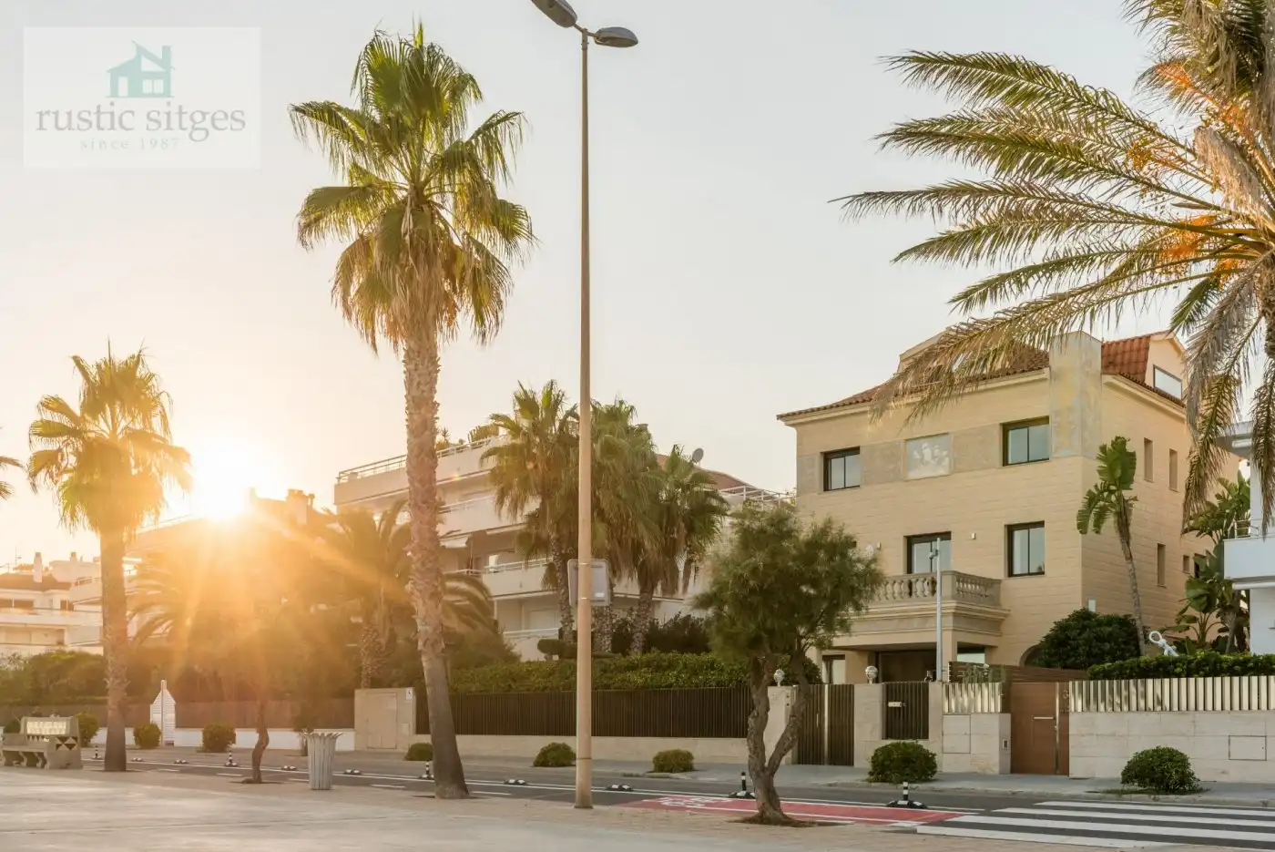Vista exterior de Casa o xalet en venda en Sitges amb Aire condicionat, Calefacció i Jardí privat
