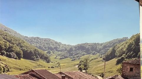 Foto 4 de Casa adosada en venda a Barrio Tresabuela, 9, Polaciones, Cantabria