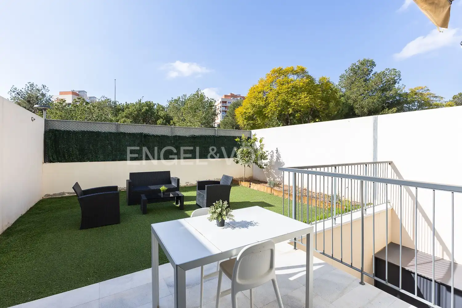 Terrassa de Casa o xalet en venda en Paterna amb Aire condicionat, Calefacció i Jardí privat