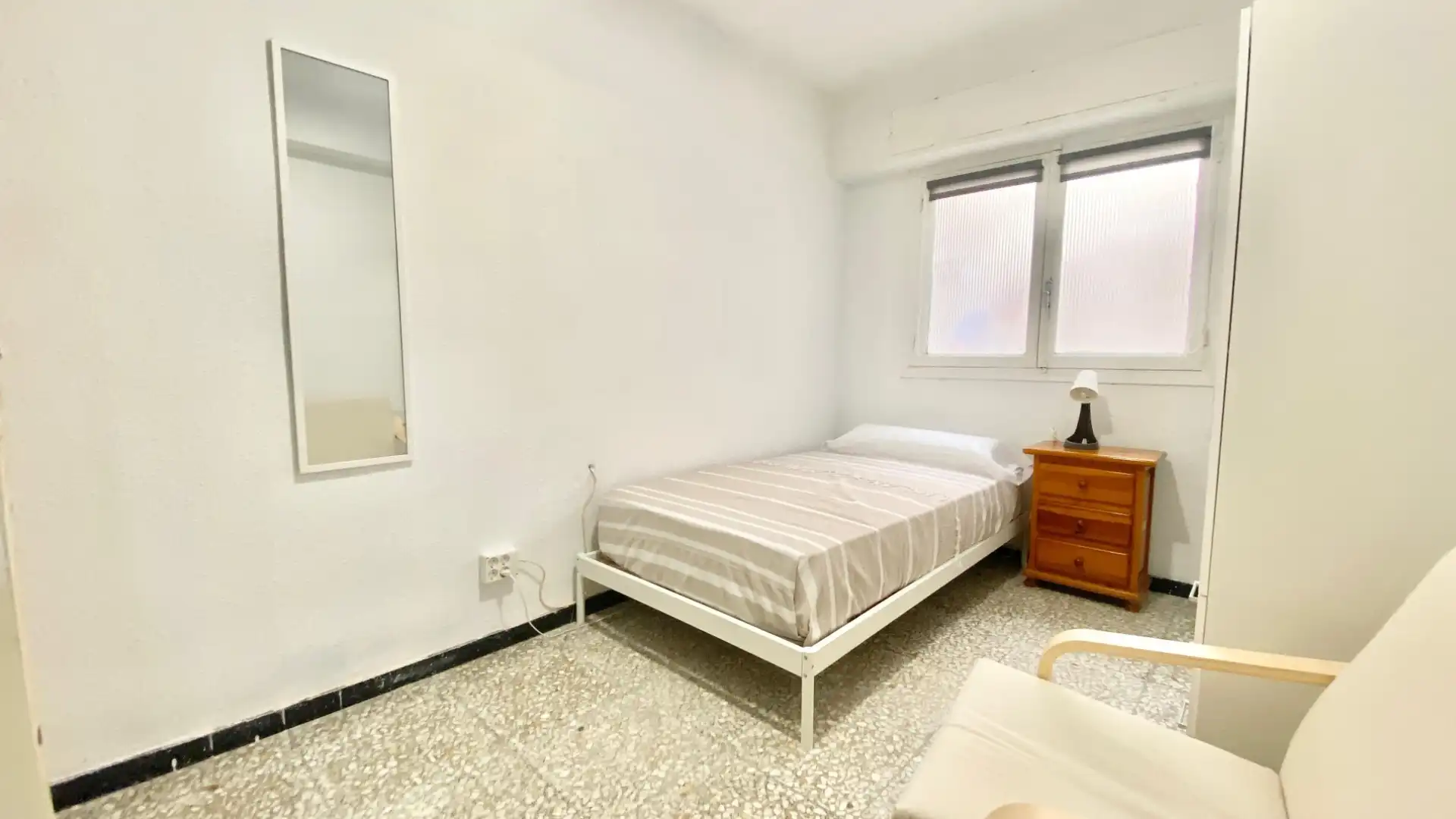 Dormitori de Apartament de lloguer en Florida - Ciudad de Asís