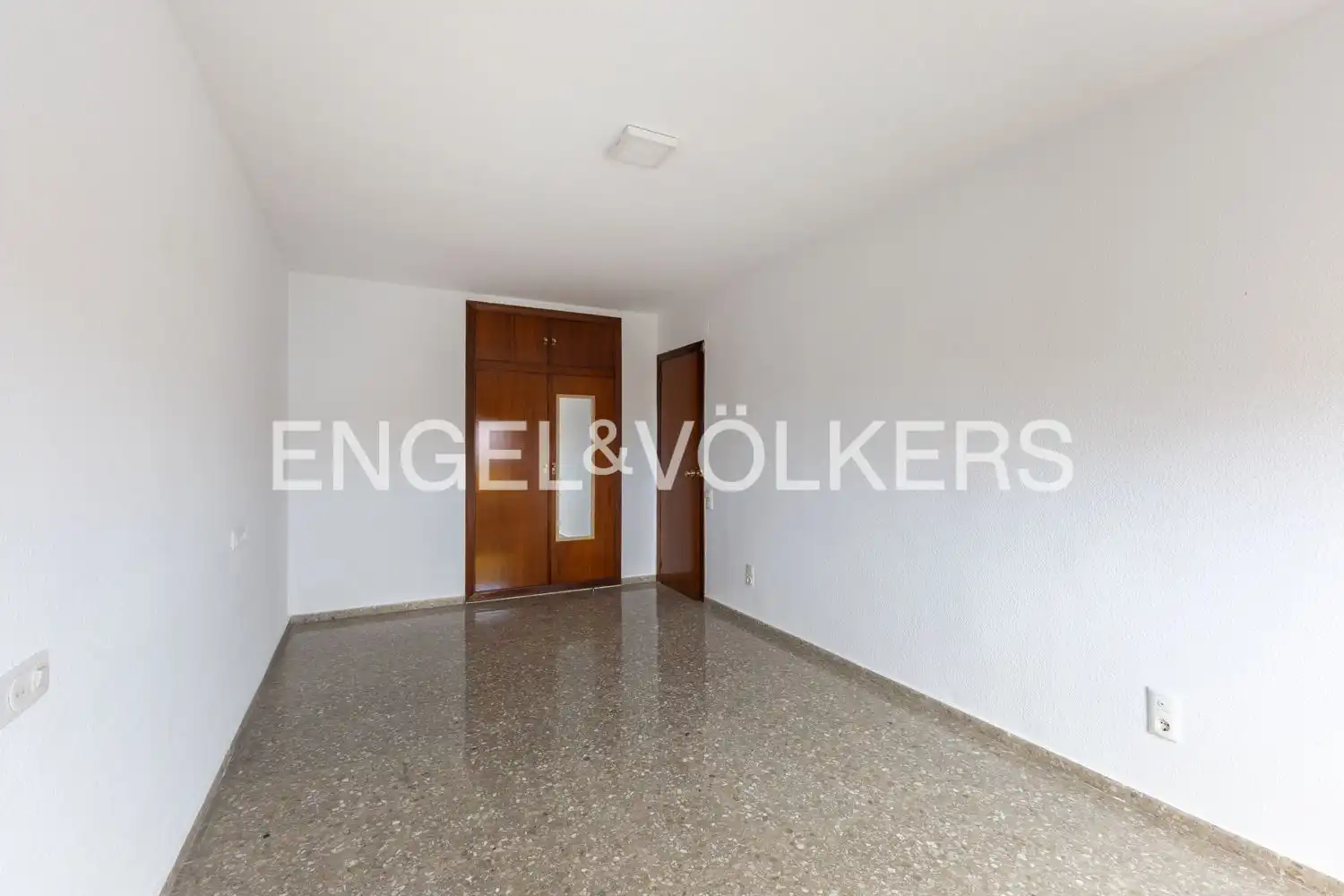 Attic for rent in Valencia  with Air Conditioner, Heating and Terrace