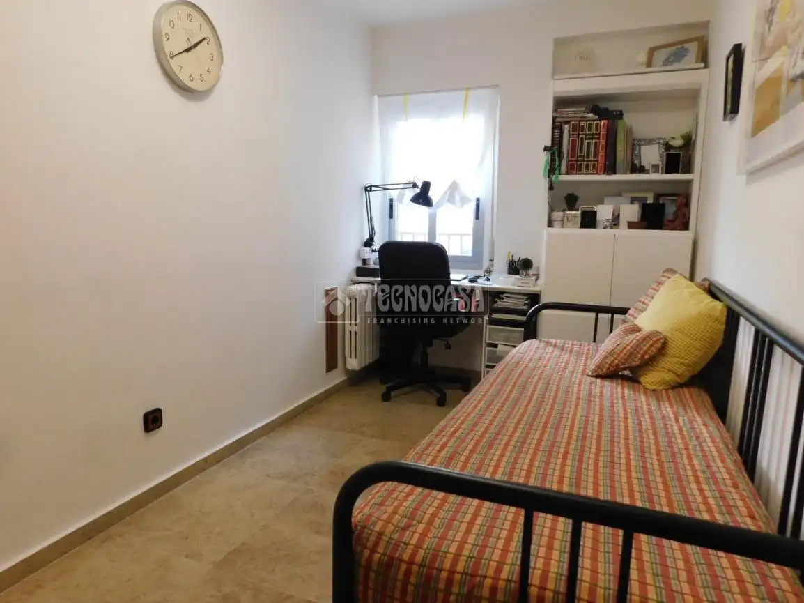 Habitación de Piso en venta en Zaragoza con Aire acondicionado, Calefacción y Terraza