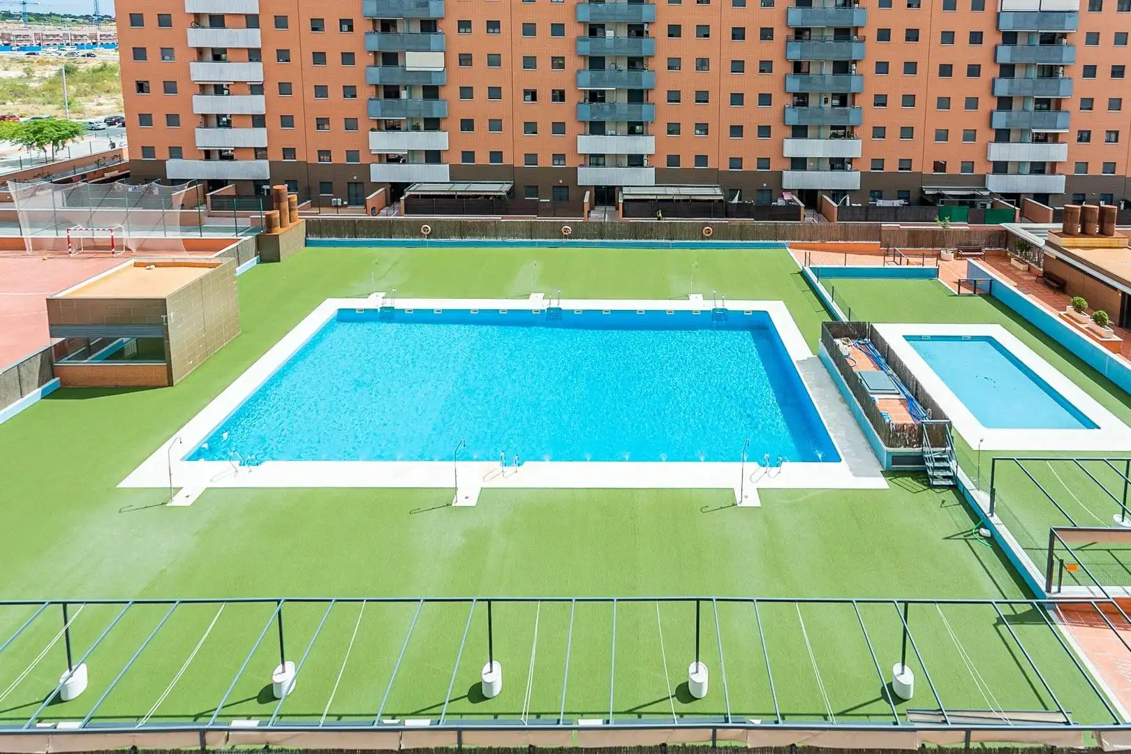 Pis amb piscina en venda a Avenida de Pedro Luis Serrera Contreras, imagen 43