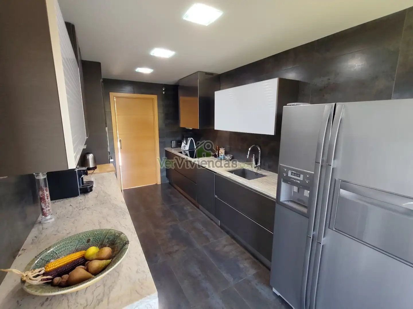 Cuina de Casa o xalet en venda en Sant Cugat del Vallès amb Aire condicionat, Calefacció i Jardí privat