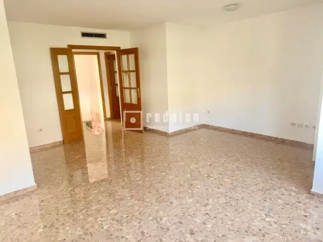 Wohnung zur Miete in Castellón de la Plana / Castelló de la Plana mit Klimaanlage und Abstellraum