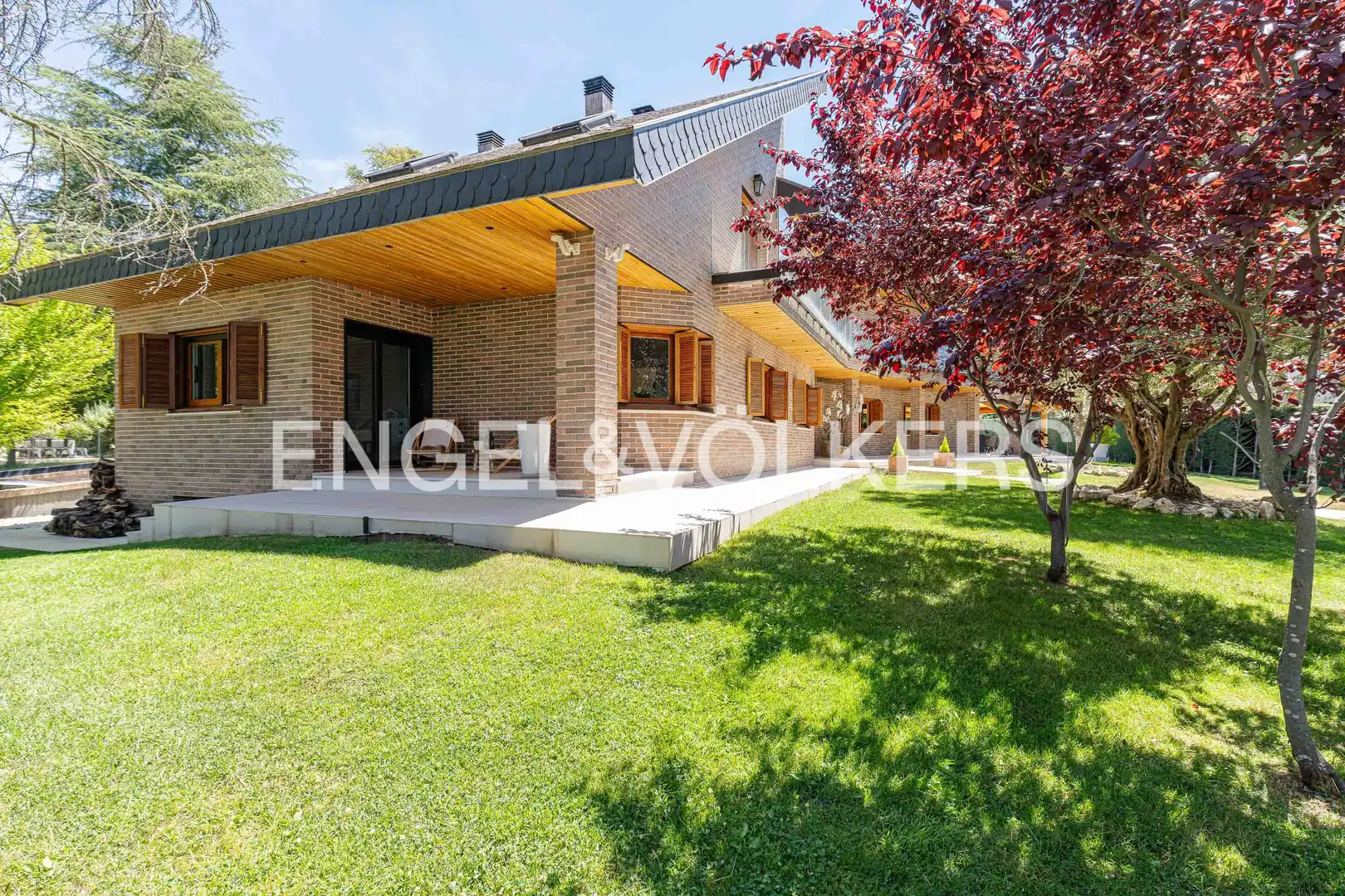 Vista exterior de Casa o chalet en venta en Boadilla del Monte con Aire acondicionado, Calefacción y Jardín privado