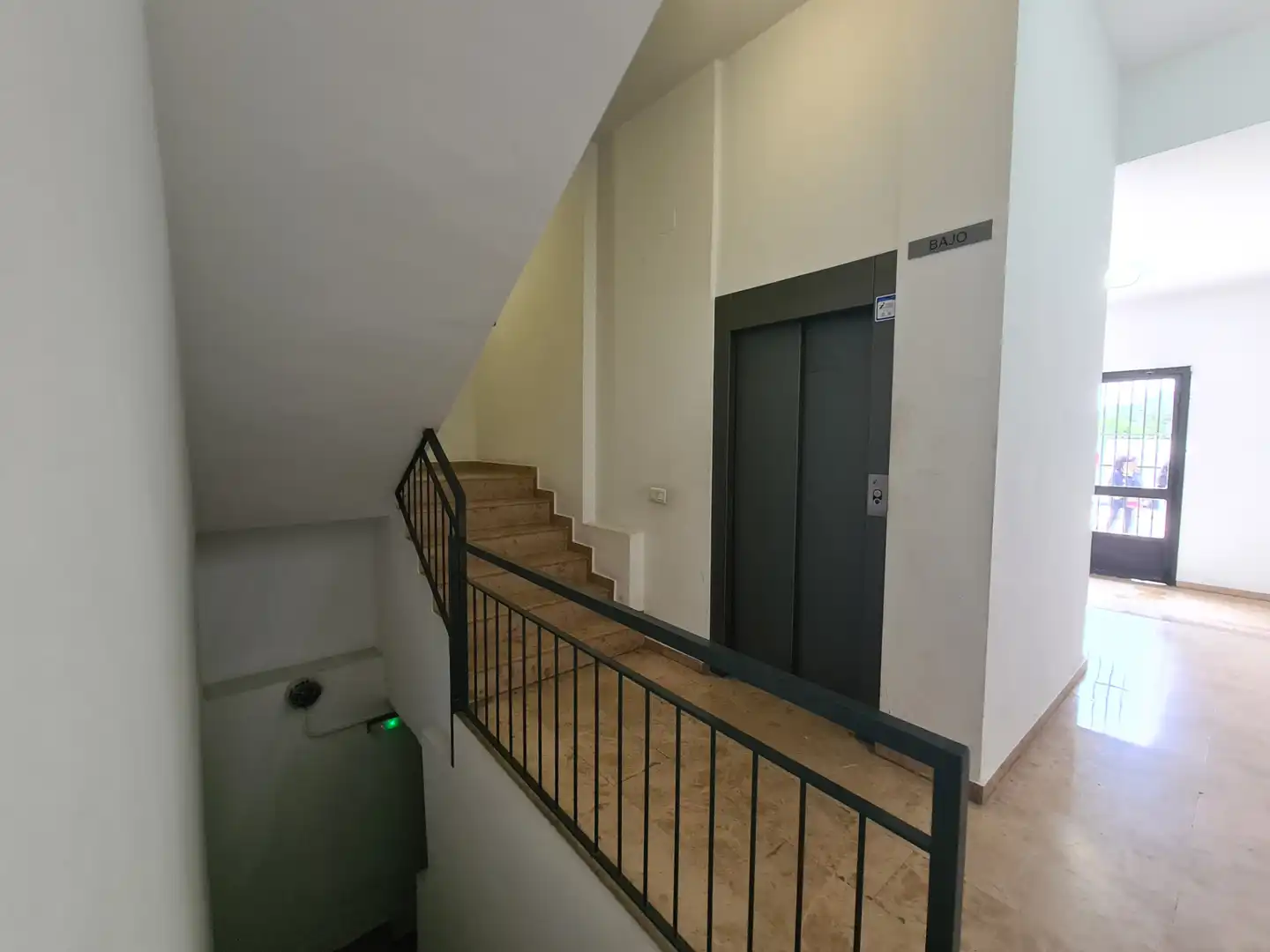 Flat for sale in Sevilla  with Air Conditioner and Storage room