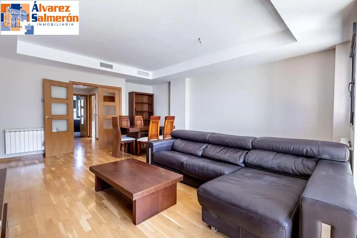 Sala de estar de Casa o chalet en venta en Albolote con Aire acondicionado, Calefacción y Jardín privado