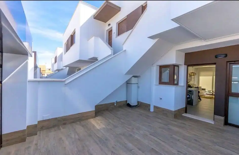 Vista exterior de Apartamento en venta en San Pedro del Pinatar con Aire acondicionado, Calefacción y Jardín privado