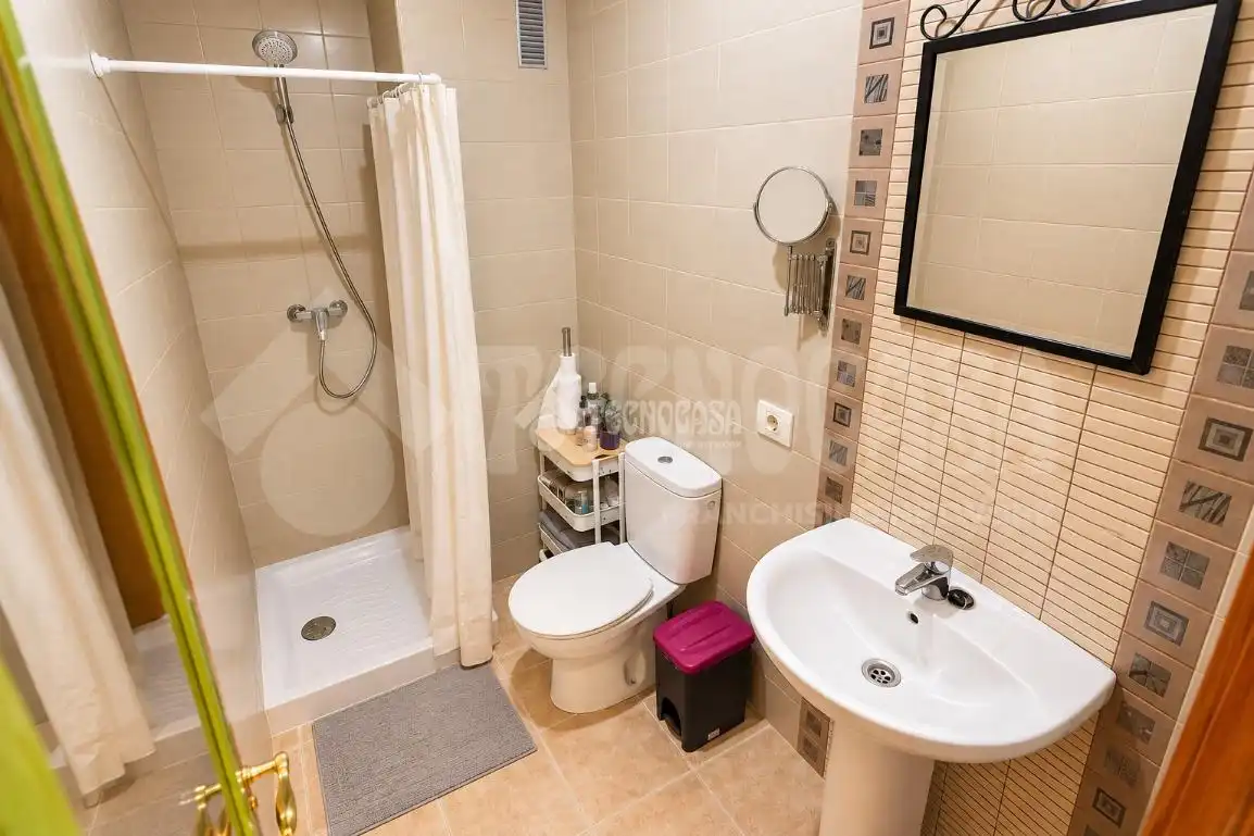 Baño de Piso en venta en Adeje con Terraza y Balcón
