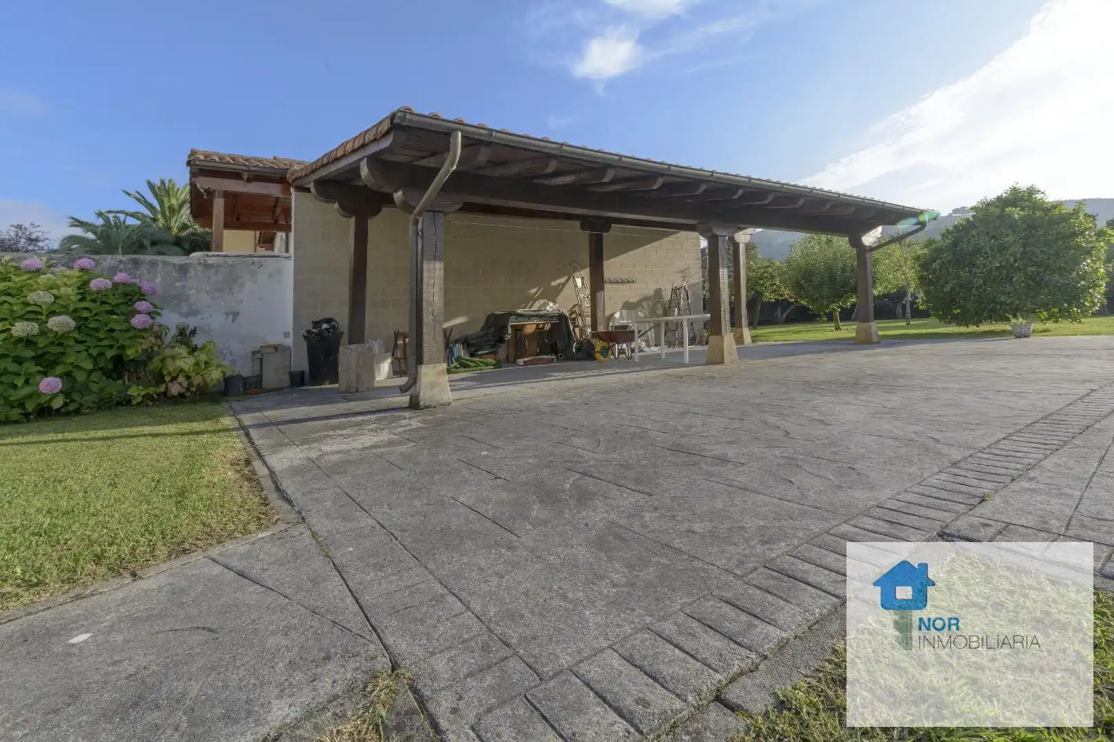 Vista exterior de Casa o xalet en venda en Liendo amb Terrassa, Traster i Moblat
