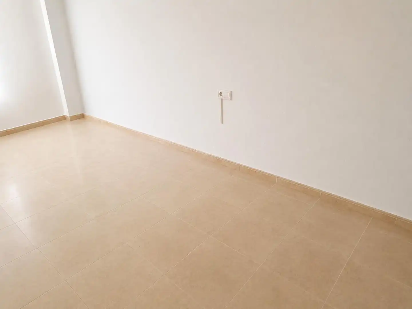 Piso en venta en Almería con Balcón y Alarma