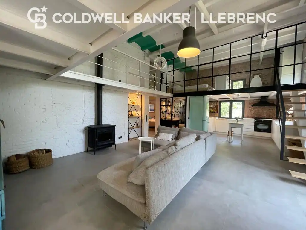 Maisonette zum Verkauf in Barcelona mit Parkett, Möbliert und Ofen