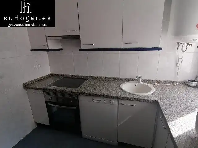 Cuina de Pis de lloguer en Badajoz amb Aire condicionat, Moblat i Alarma
