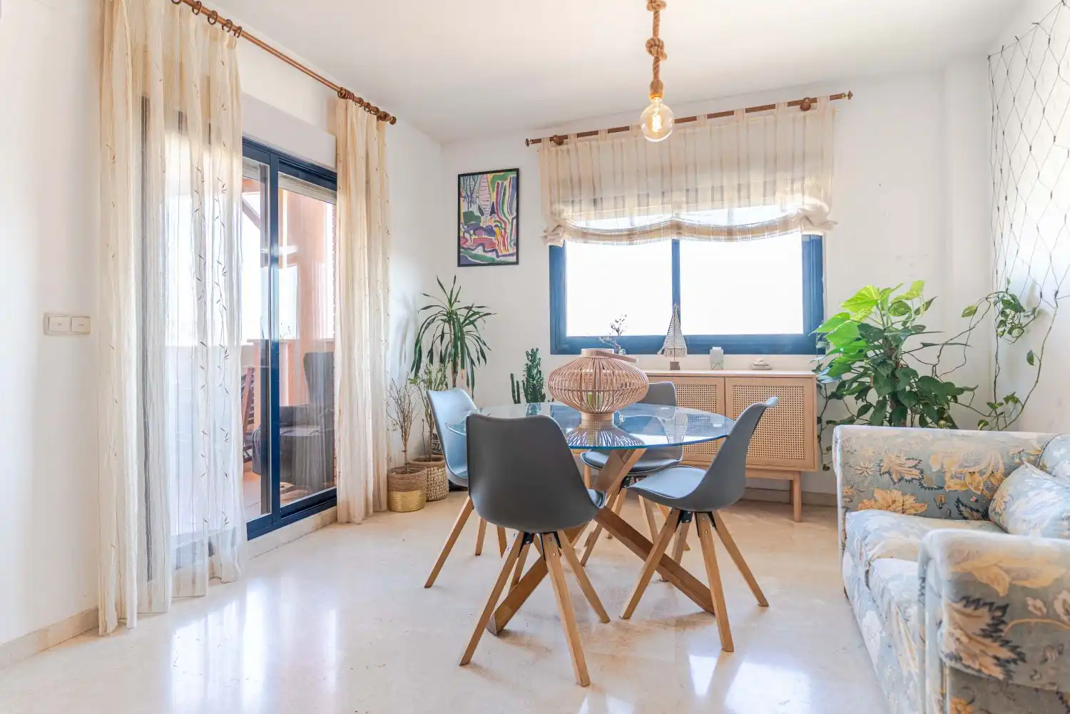 Comedor de Piso en venta en Motril con Terraza, Balcón y Piscina comunitaria