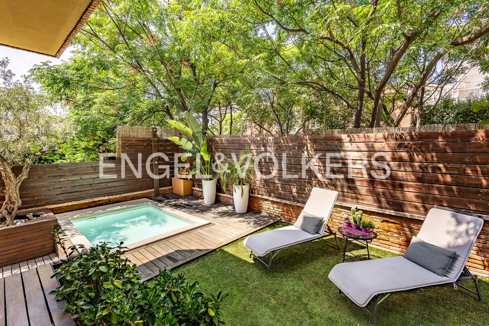 Terrassa de Apartament en venda en Esplugues de Llobregat amb Aire condicionat, Calefacció i Jardí privat