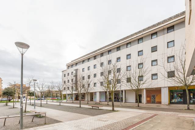 Local comercial en Alquiler en Sarriguren - BARDENAS REALES, 32 en Sarriguren