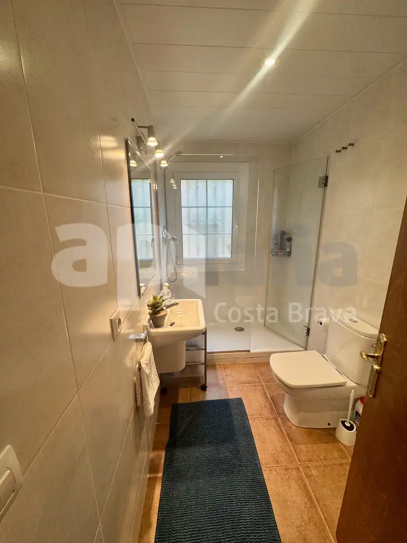 Baño de Apartamento en venta en Lloret de Mar con Jardín privado, Terraza y Amueblado