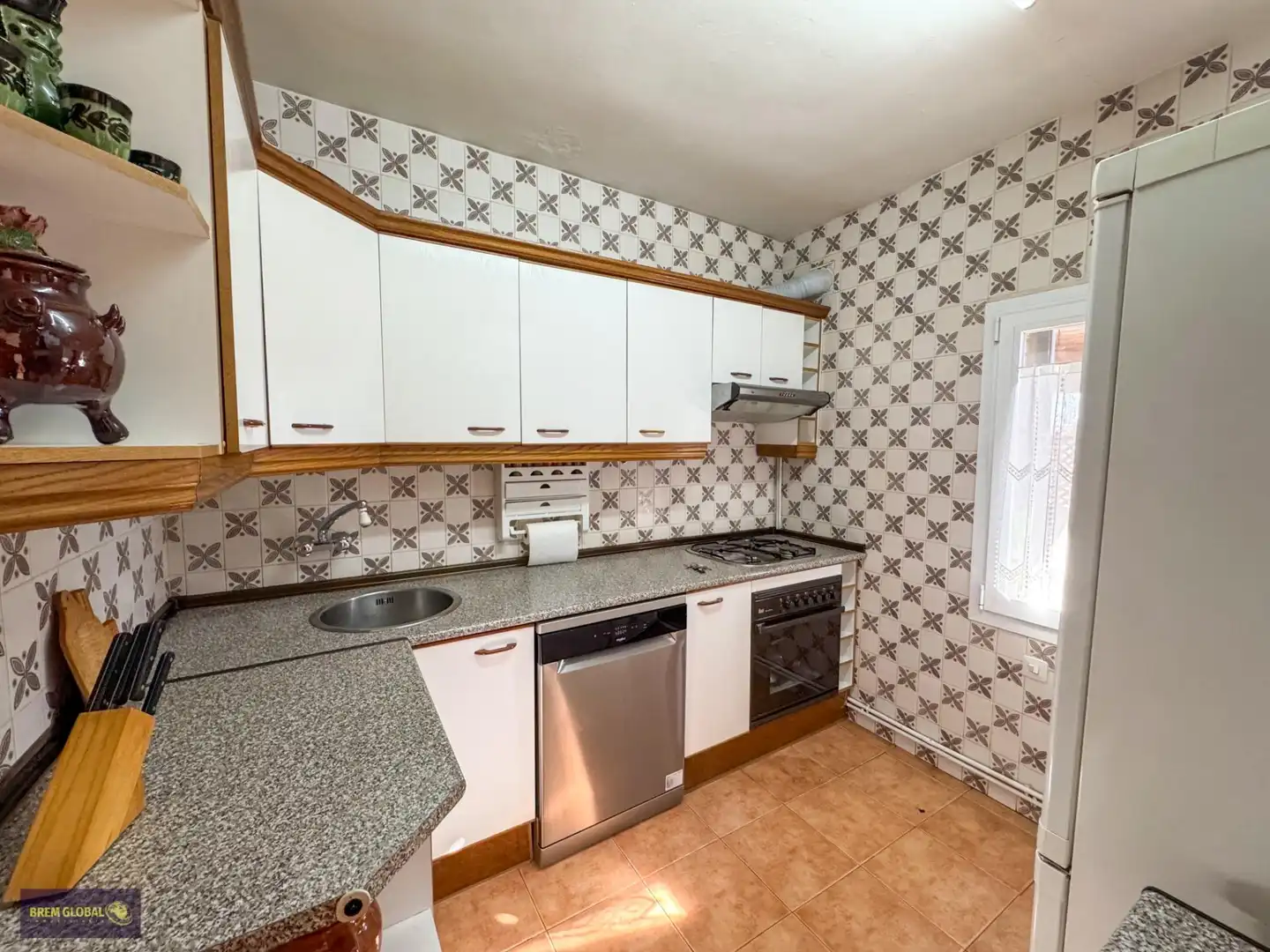 Cuina de Casa o xalet en venda en La Cabrera amb Jardí privat, Terrassa i Traster
