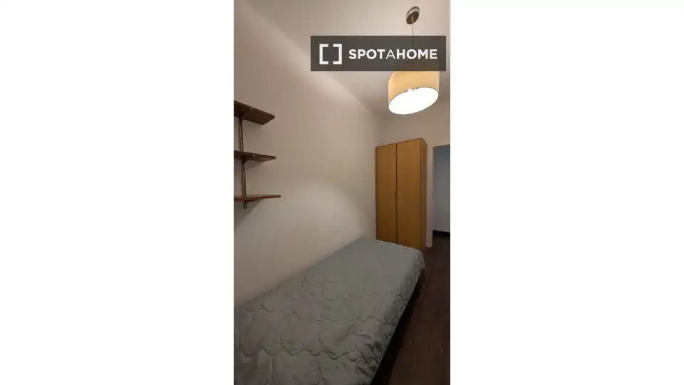 Bedroom of Flat for share in Barcelona  with Air Conditioner, Heating and Furnished