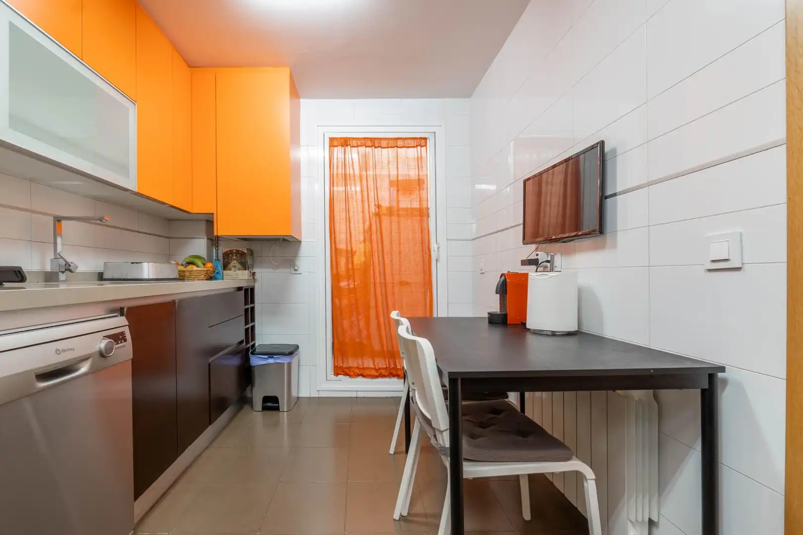 Cuina de Casa o xalet en venda en Granada amb Calefacció, Terrassa i Traster