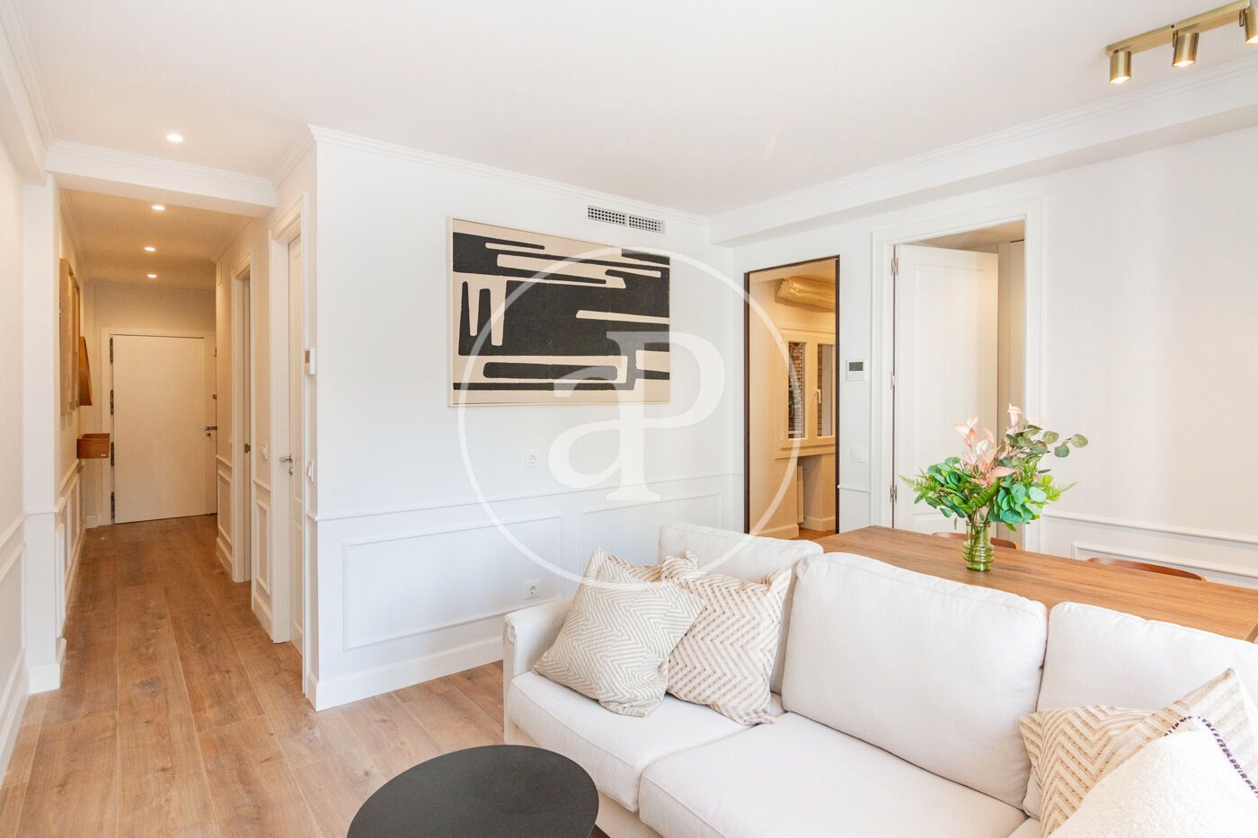 Sala de estar de Piso de alquiler en  Madrid Capital con Aire acondicionado, Calefacción y Amueblado