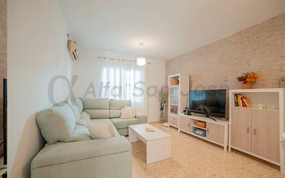 Living room of Single-family semi-detached for sale in La Rinconada  with Air Conditioner