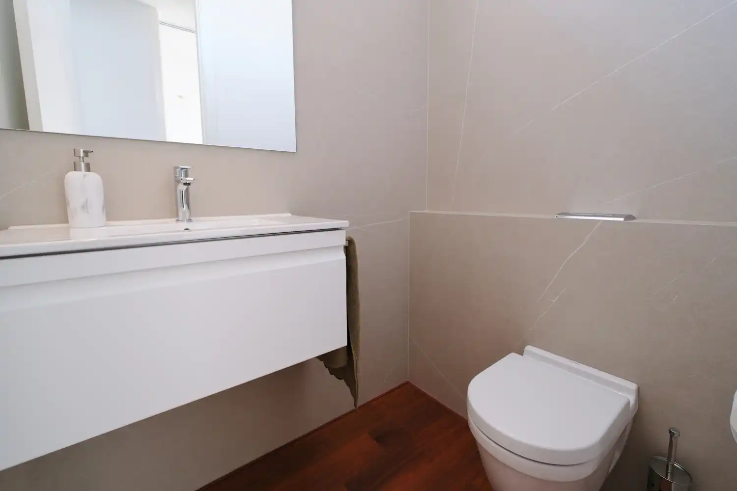 Bany de Casa o xalet en venda en Sagunto / Sagunt amb Aire condicionat, Calefacció i Jardí privat