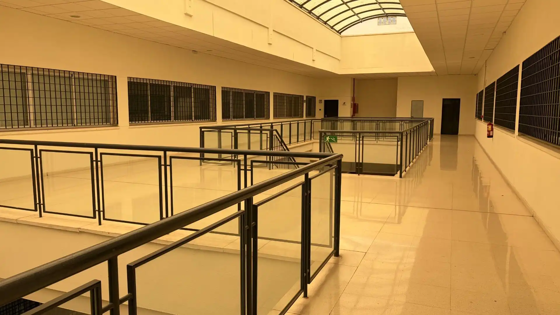 Oficina en venda en Poniente-Norte - Miralbaida - Parque Azahara