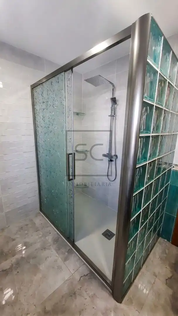 Bathroom of Flat for sale in Narón
