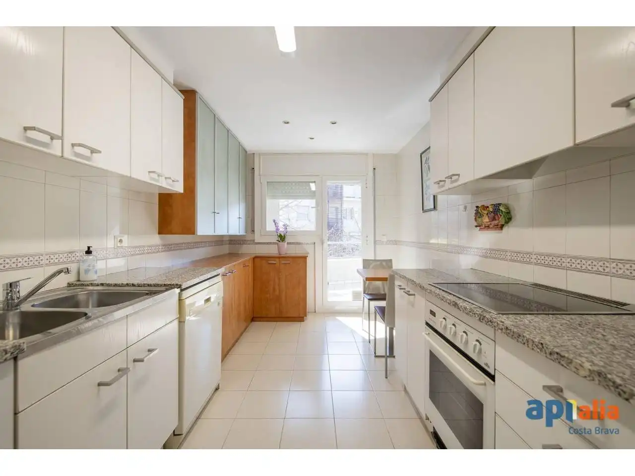 Kitchen of Apartments for sale in Girona  with Air Conditioner, Heating and Terrace