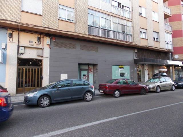 Local comercial en Venta en Calle Victoria en La Victoria - Puente Jardín
