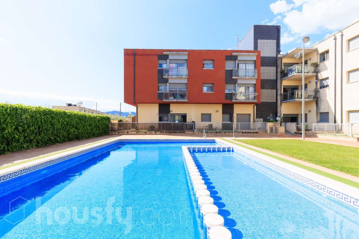 Piscina de Pis en venda en Santa Bàrbara amb Aire condicionat, Calefacció i Parquet