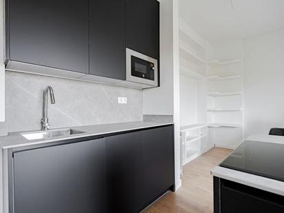 Kitchen of Flat for sale in  Madrid Capital  with Air Conditioner