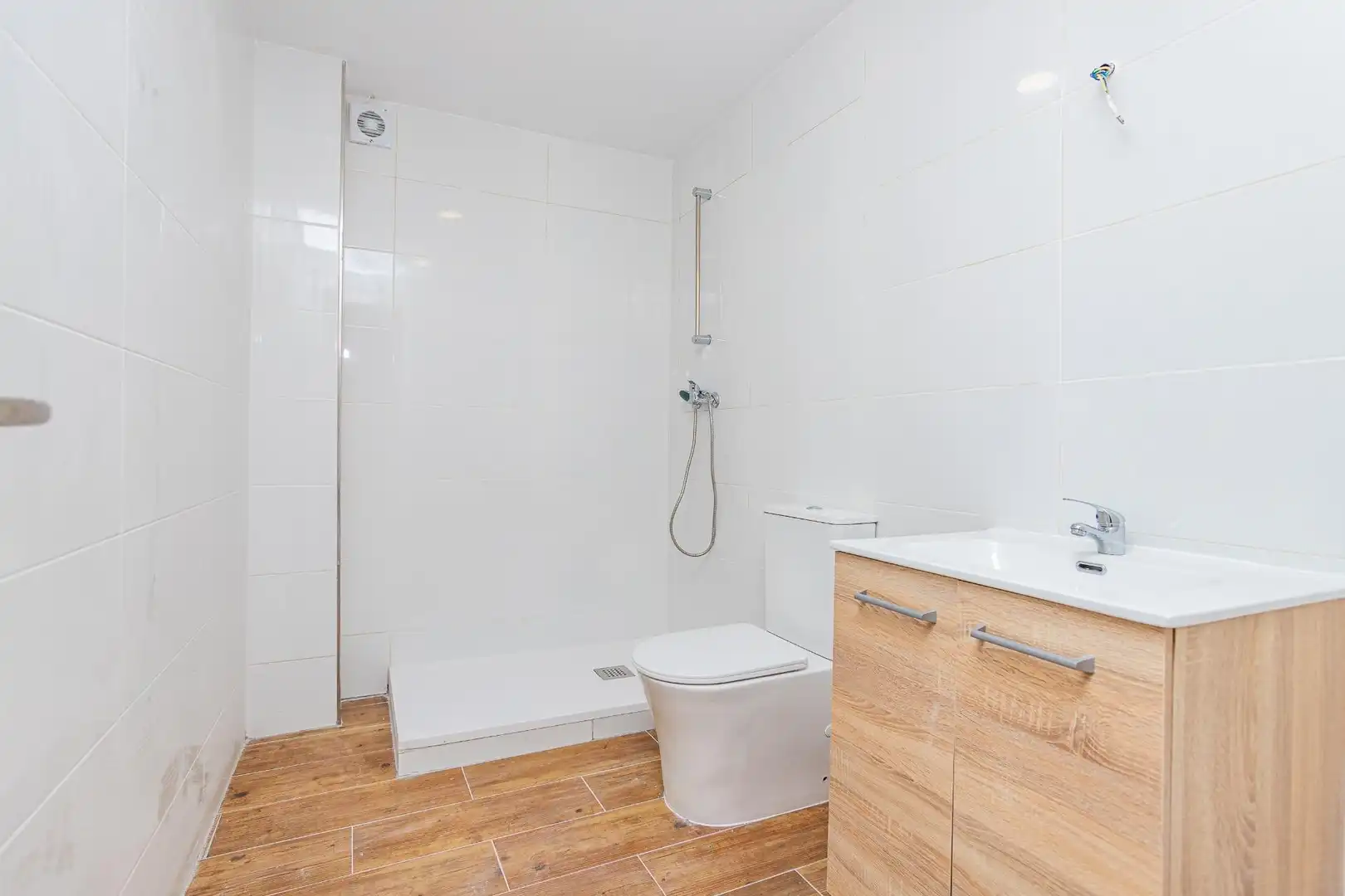 Baño de Estudio en venta en Alcobendas con Calefacción y Amueblado