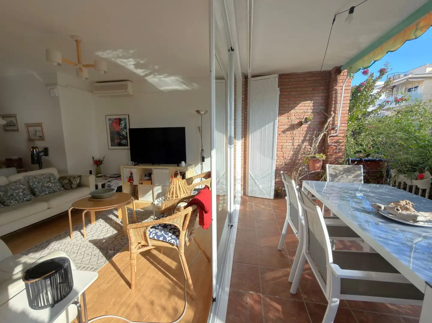 Menjador de Planta baixa en venda en Cubelles amb Aire condicionat, Calefacció i Jardí privat