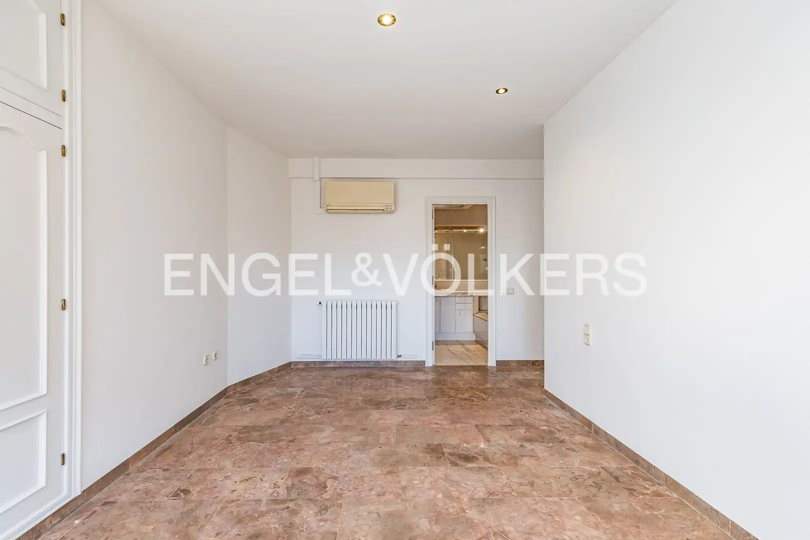Dúplex en venta en Terrassa con Aire acondicionado, Calefacción y Terraza