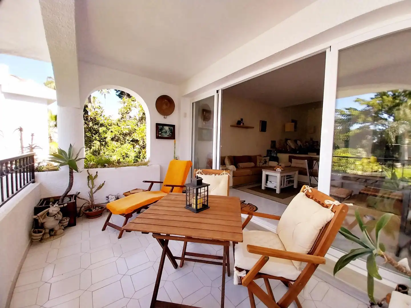 Terrasse von Wohnung zum Verkauf in Mijas mit Klimaanlage, Privatgarten und Terrasse