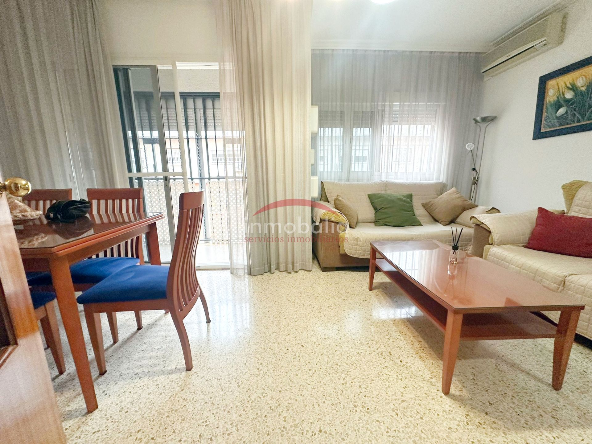 Sala de estar de Piso en venta en  Sevilla Capital con Aire acondicionado, Terraza y Trastero