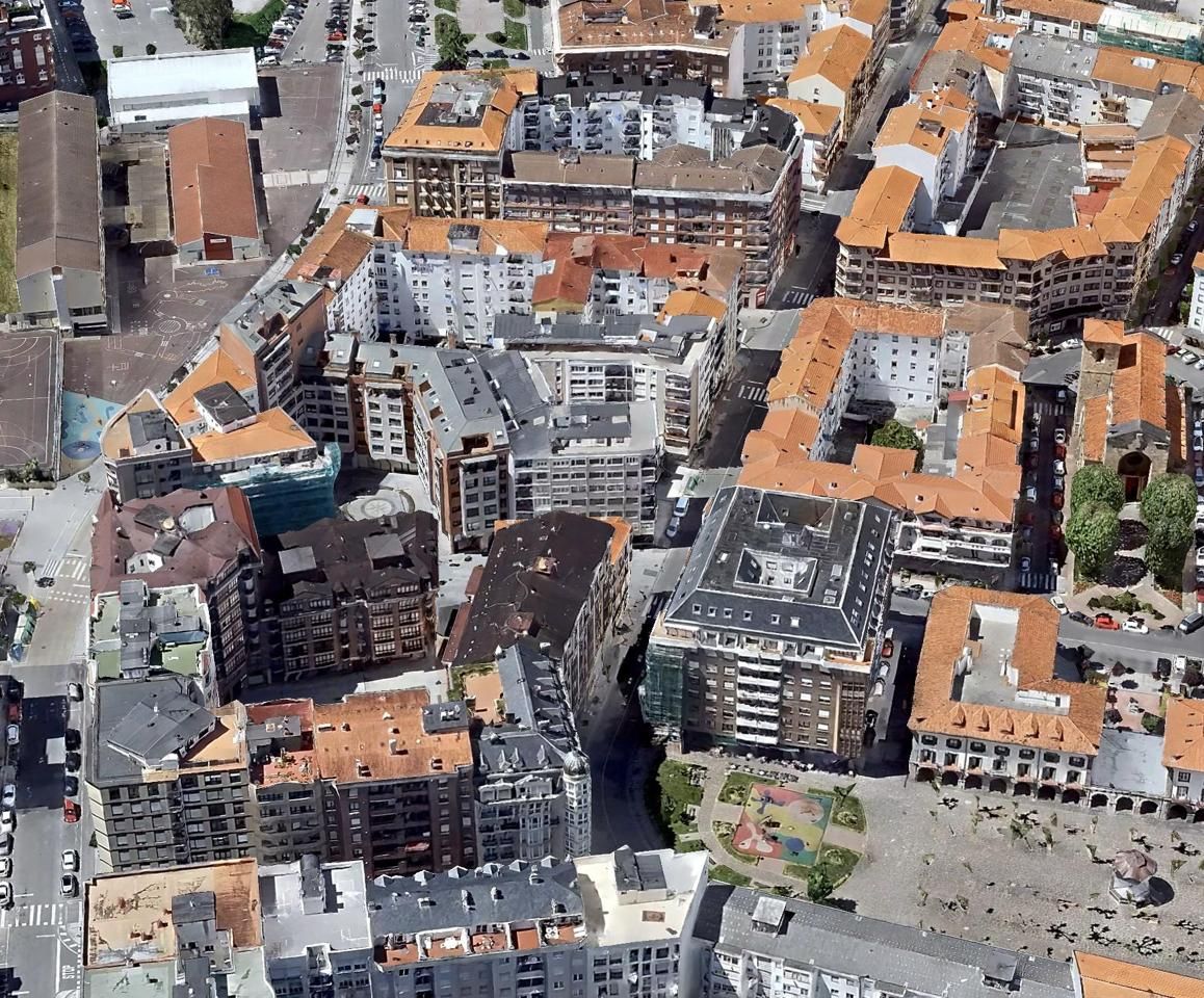 Vista exterior de Pis en venda en Castro-Urdiales amb Calefacció, Parquet i Terrassa