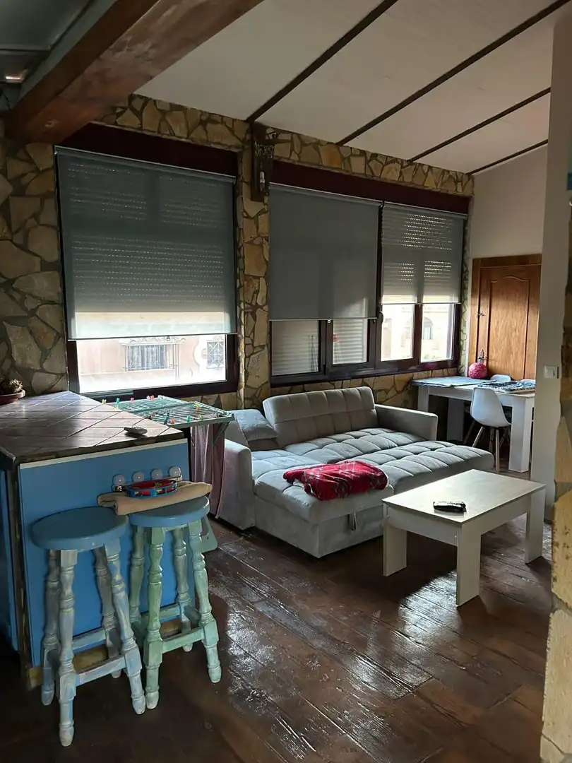 Sala d'estar de Casa adosada en venda en La Línea de la Concepción amb Jardí privat, Terrassa i Piscina comunitària