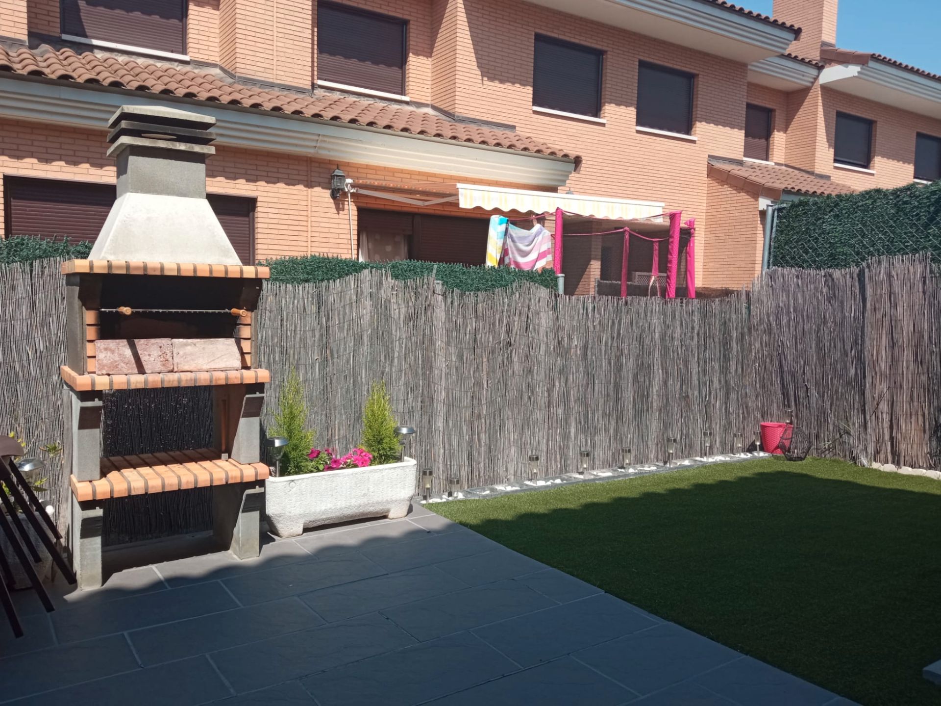 Jardín de Casa adosada en venta en Aldeamayor de San Martín con Calefacción, Jardín privado y Parquet