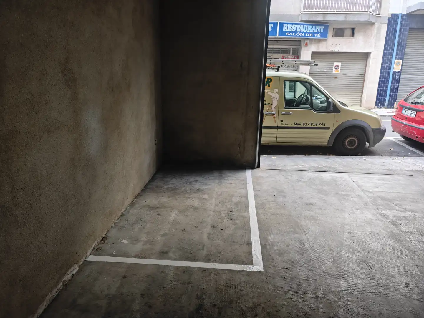 Parkplatz von Garage zur Miete in Roses