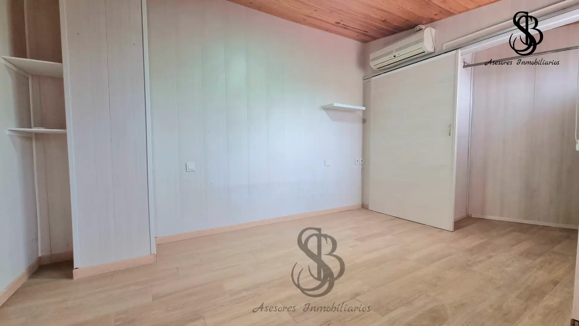 Habitación de Casa adosada en venta en Sant Joan d'Alacant con Aire acondicionado, Calefacción y Parquet