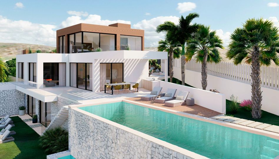 Foto 1 de Piso en venta en Cabopino - Artola, Málaga