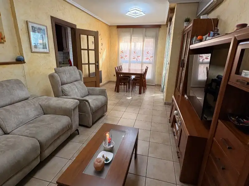Appartamento con ascensore in affitto a Calle beniajan 3
