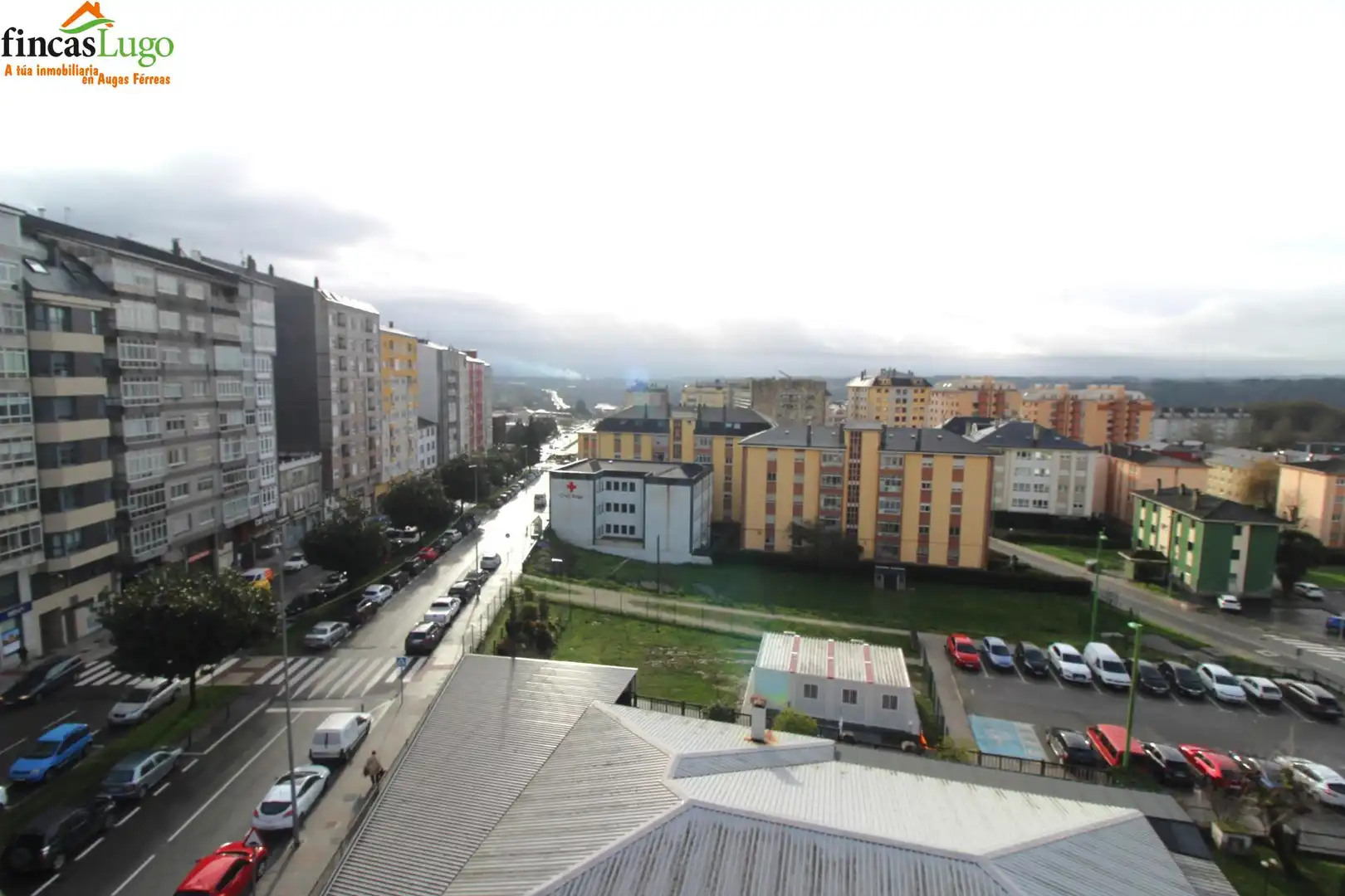 Vista exterior de Pis en venda en Lugo amb Calefacció, Parquet i Traster