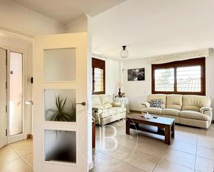 Sala d'estar de Casa o xalet en venda en Santa Susanna amb Aire condicionat, Calefacció i Jardí privat